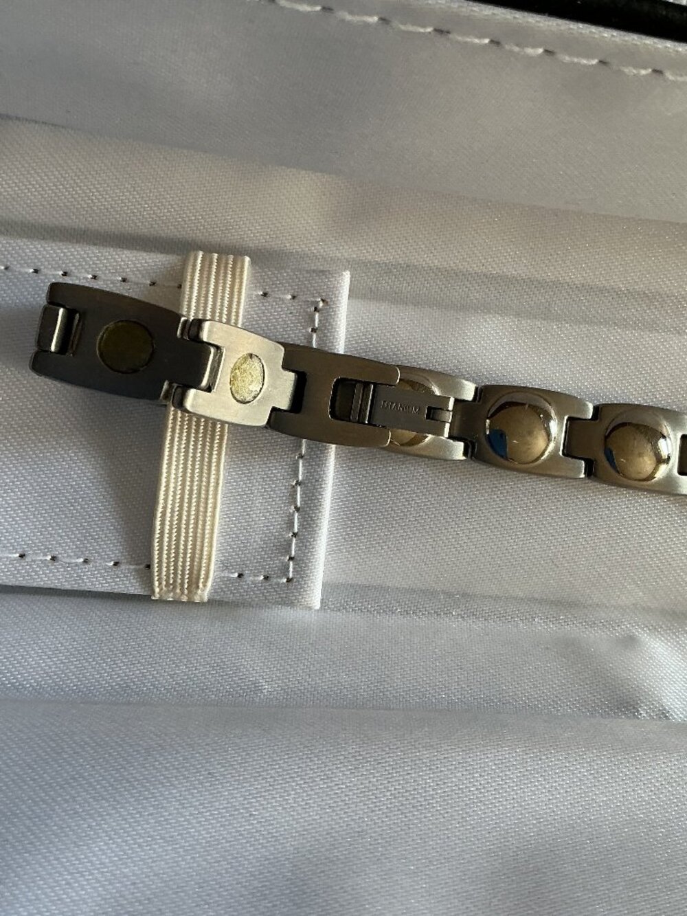 Titanium Serenity 2000 Magnetic Therapy Bracelet - Picture 4 of 4